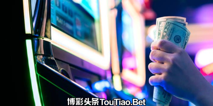 Lucky Atlantis Casino Visitor Wins $14M Jackpot