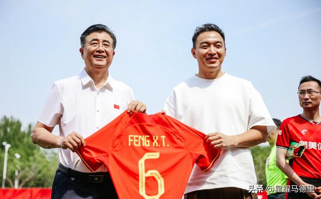 38岁前国足队长冯潇霆宣布退役！结束21年生涯，曾助恒大2夺亚冠
